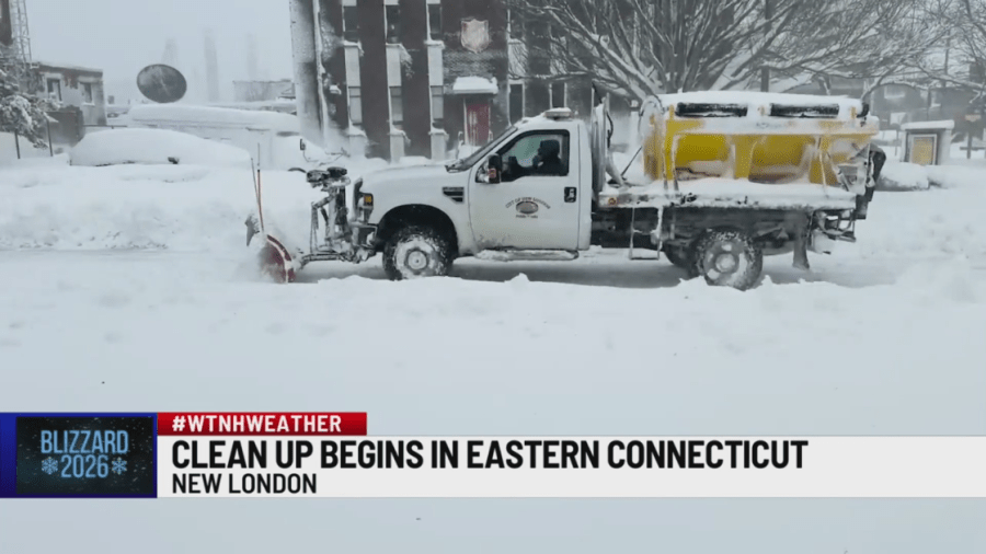 New London crews working around the clock to clear snow after storm
