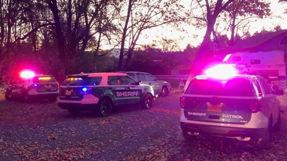 2 teens killed, 3 others injured after single-car crash in southern Oregon