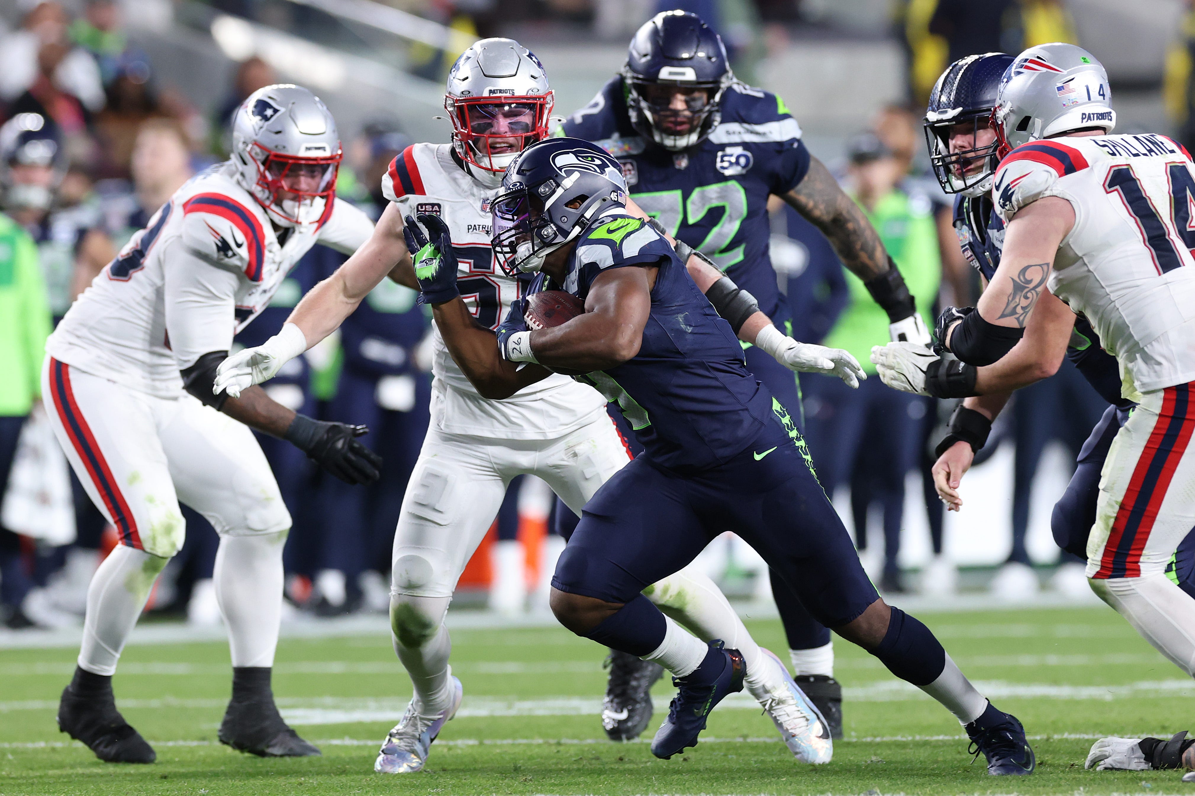 Seahawks' RBs Walker, Charbonnet achieve ridiculous NFL fumbling stat