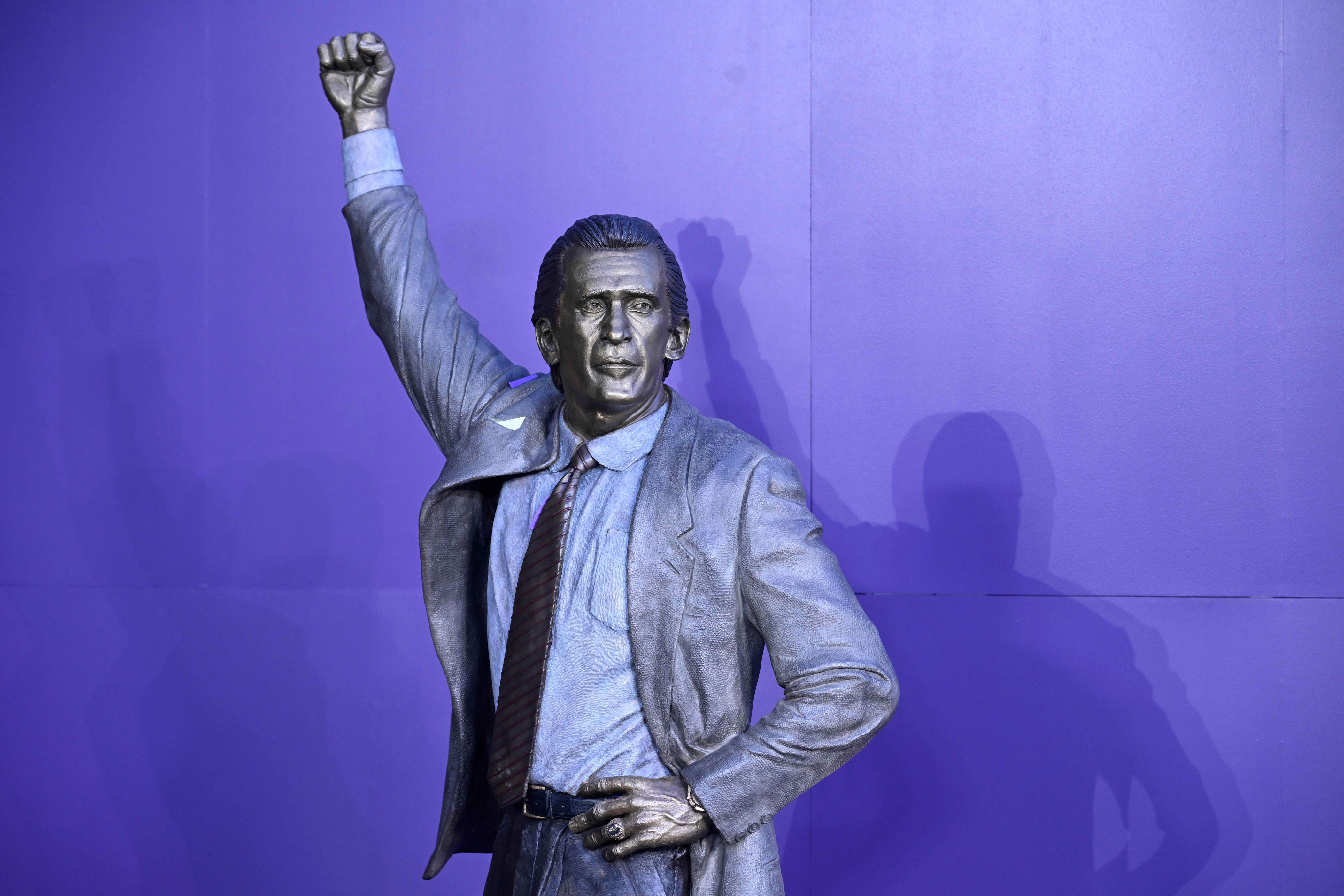 Yes, the Pat Riley statue is wearing Armani