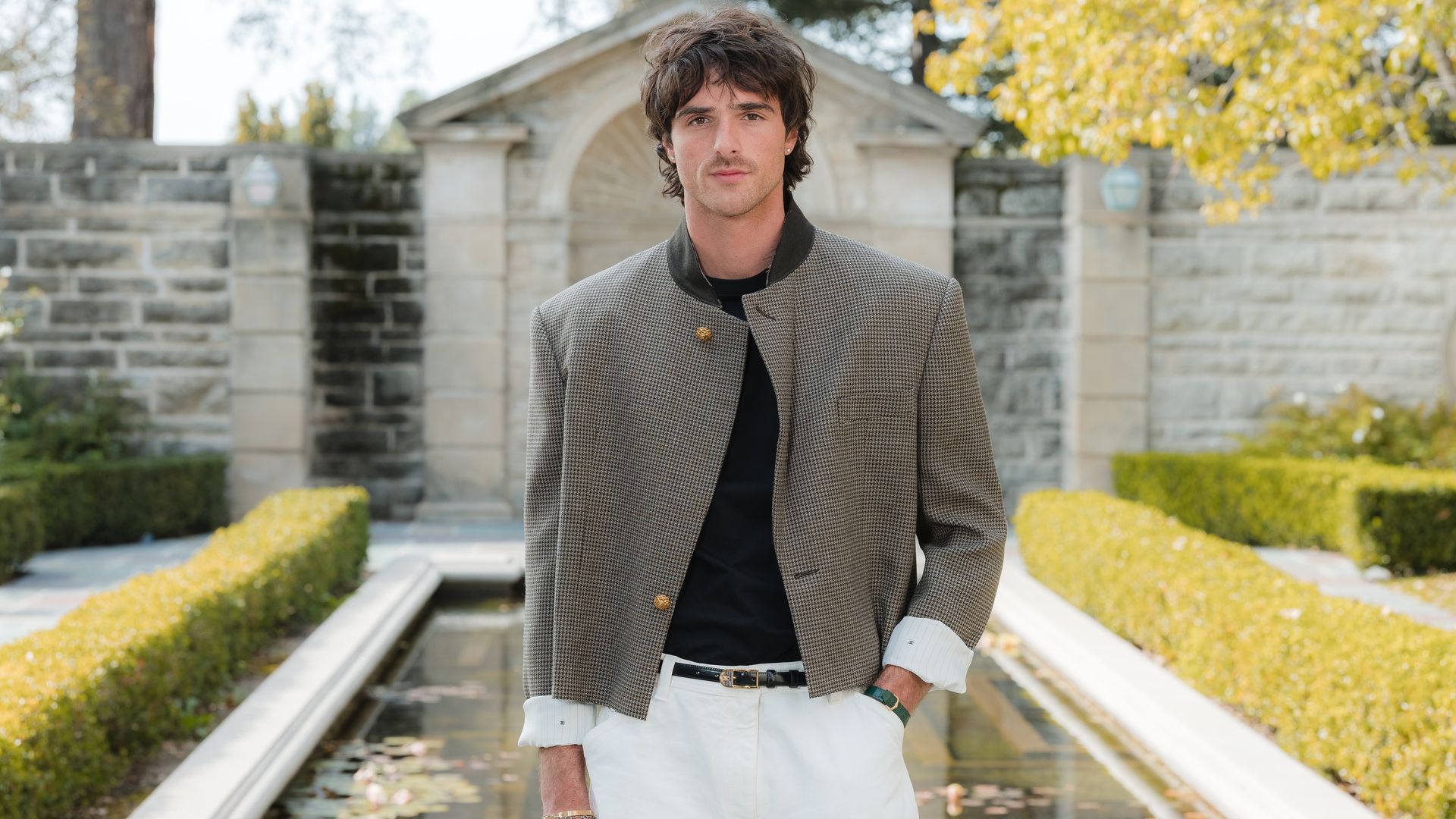 La envidiable colección de bolsos de Jacob Elordi