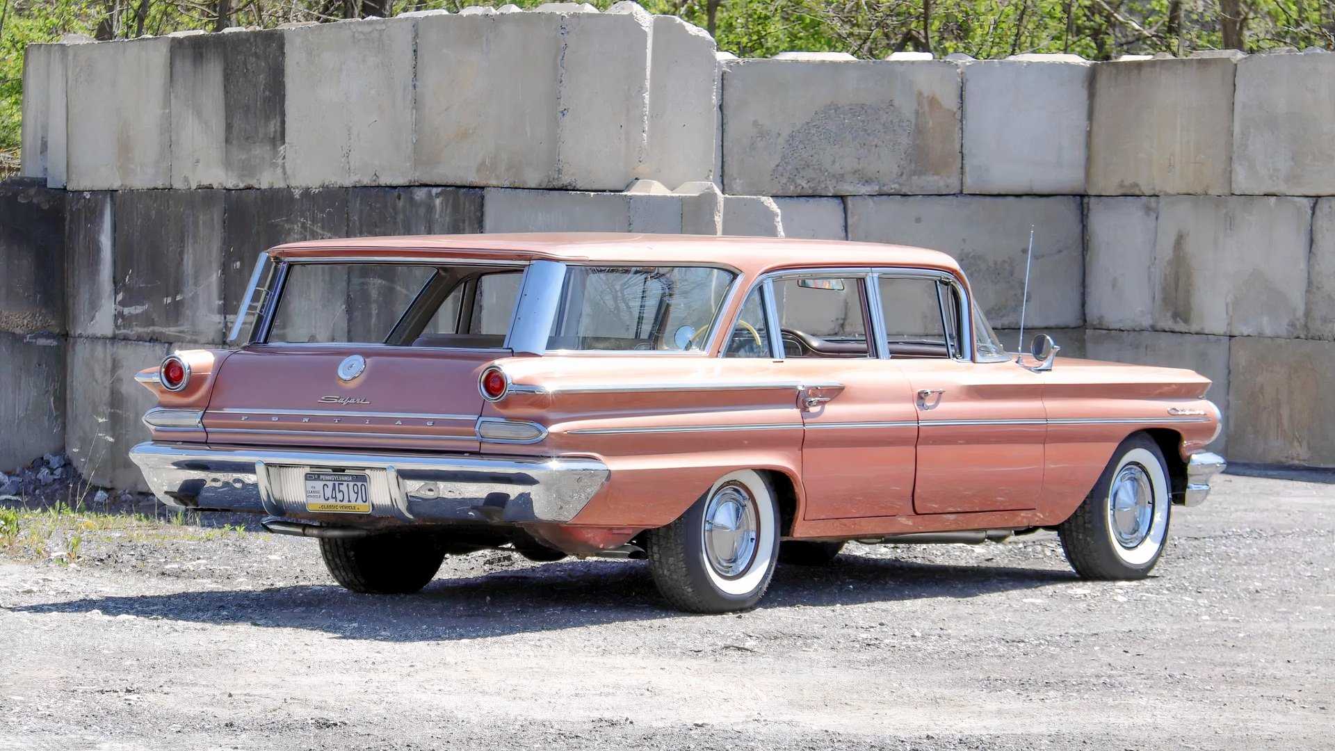 1960 Pontiac Catalina Safari Rear 3/4