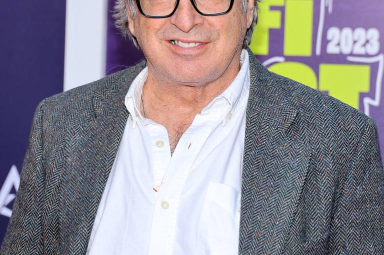 Lizzie McGuire star Robert Carradine dies at 71 as Hilary Duff pays tribute