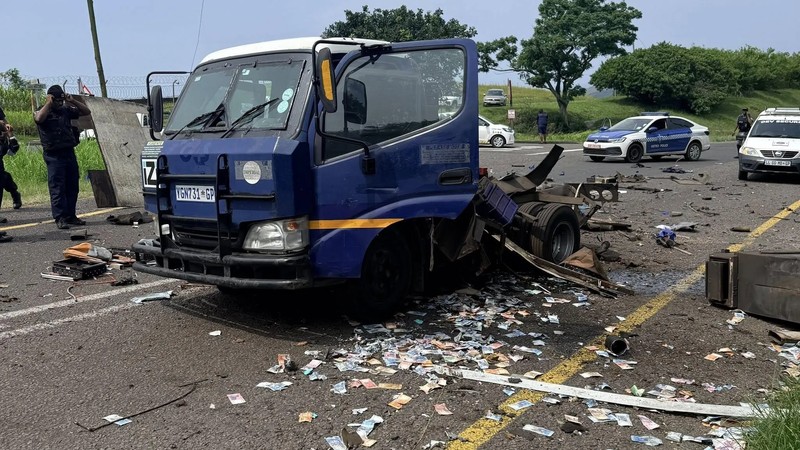 KZN police shoot dead two suspects linked to Verulam cash heist