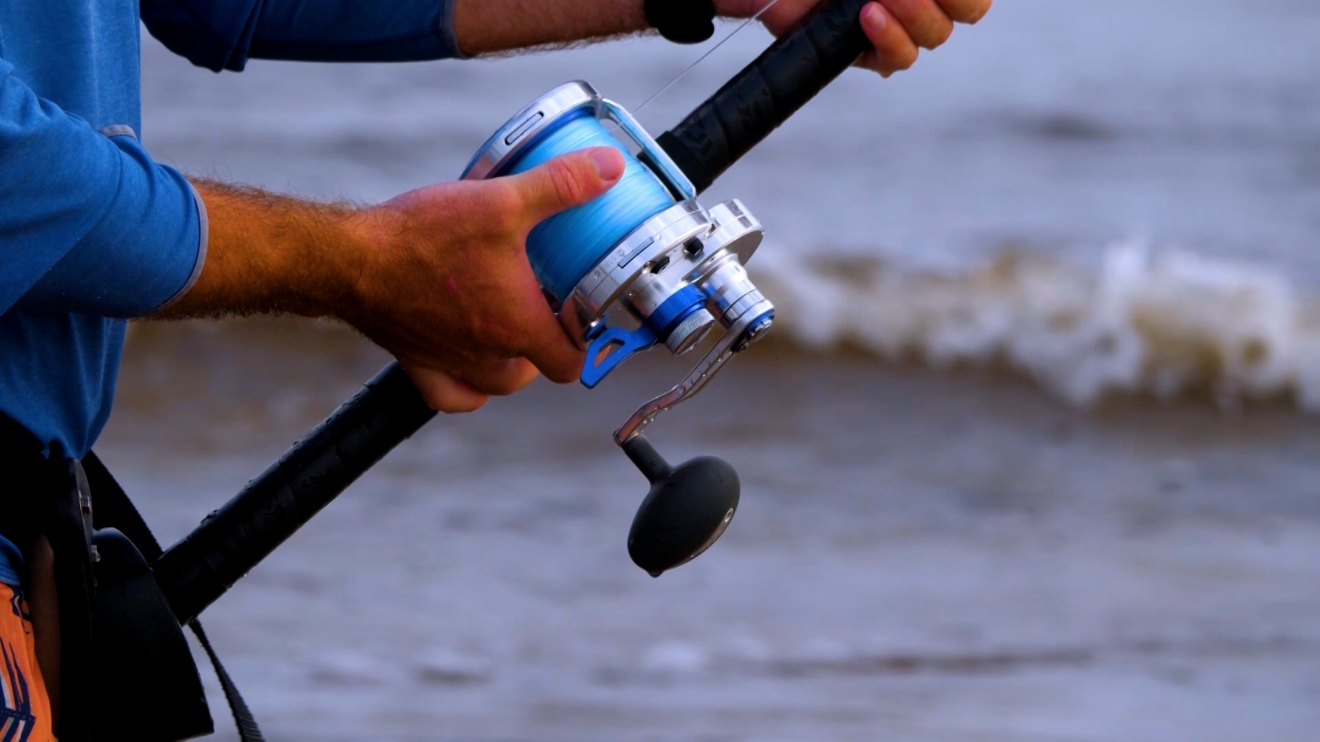 Mark Murray stalks deadly bull sharks on Africa’s shores (1 of 2)