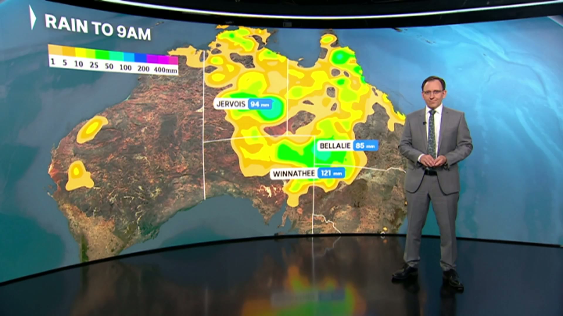 Another day with rare heavy rain hitting the driest part of Australia ...