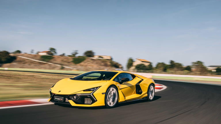 Lambo’s electric plans: no EV Lanzador, more PHEVs and new Urus in 2029