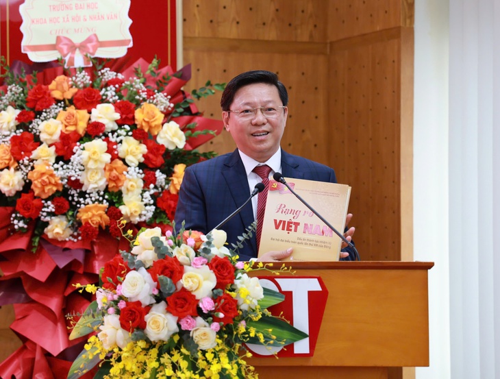 Thấy gì qua dấu ấn thành tựu nhiệm kỳ Đại hội XII của Đảng?