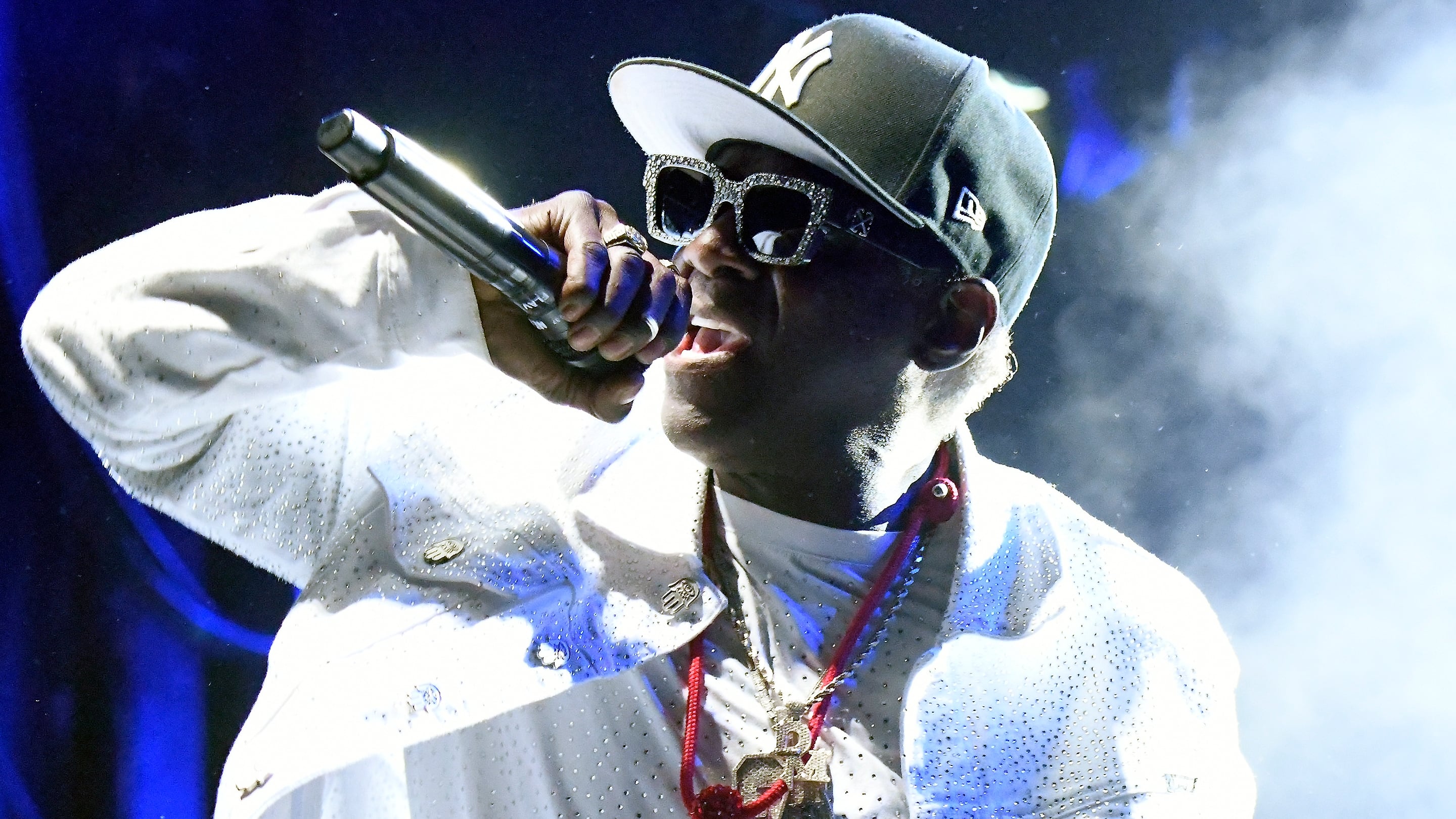 Iconic rapper offers US women’s hockey team alternative invite