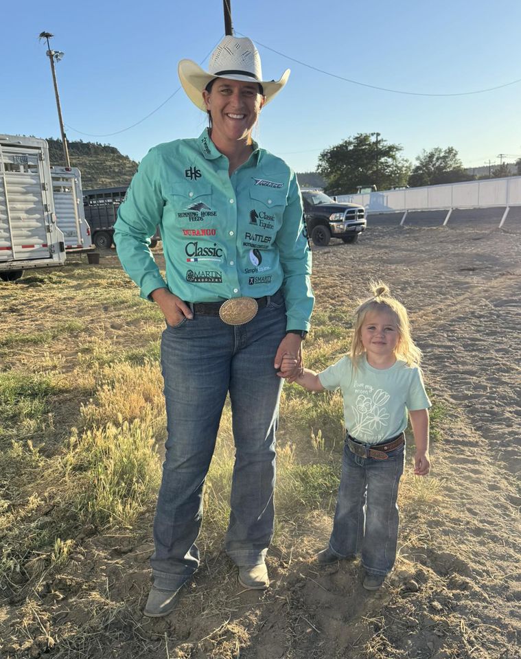 Rodeo star Kelsie Domer’s 3-year-old daughter Oaklynn dies in tragic ...