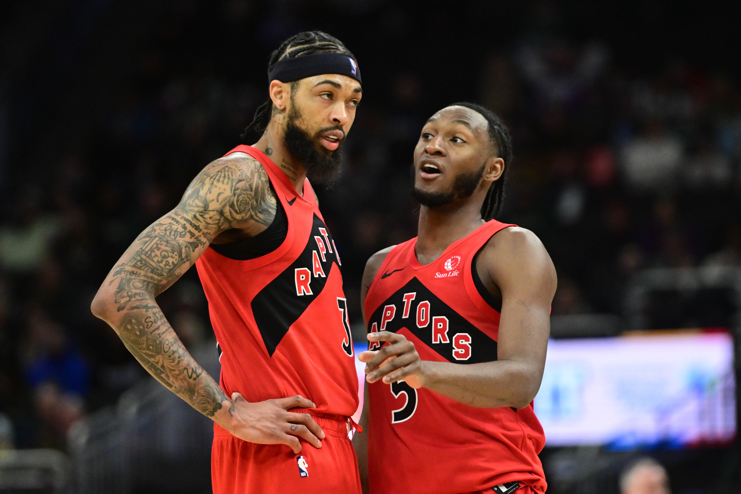 Raptors beat Bucks 122-94, snap Milwaukee’s three-game winning streak