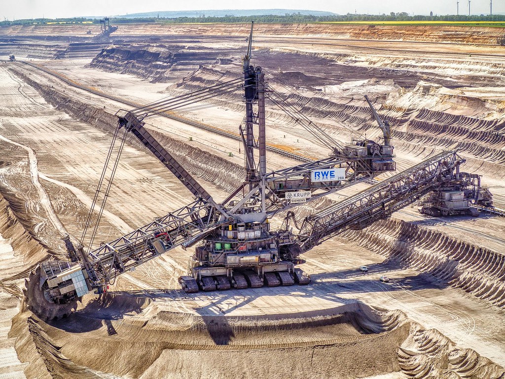 Photos of the 12 massive machines used in construction
