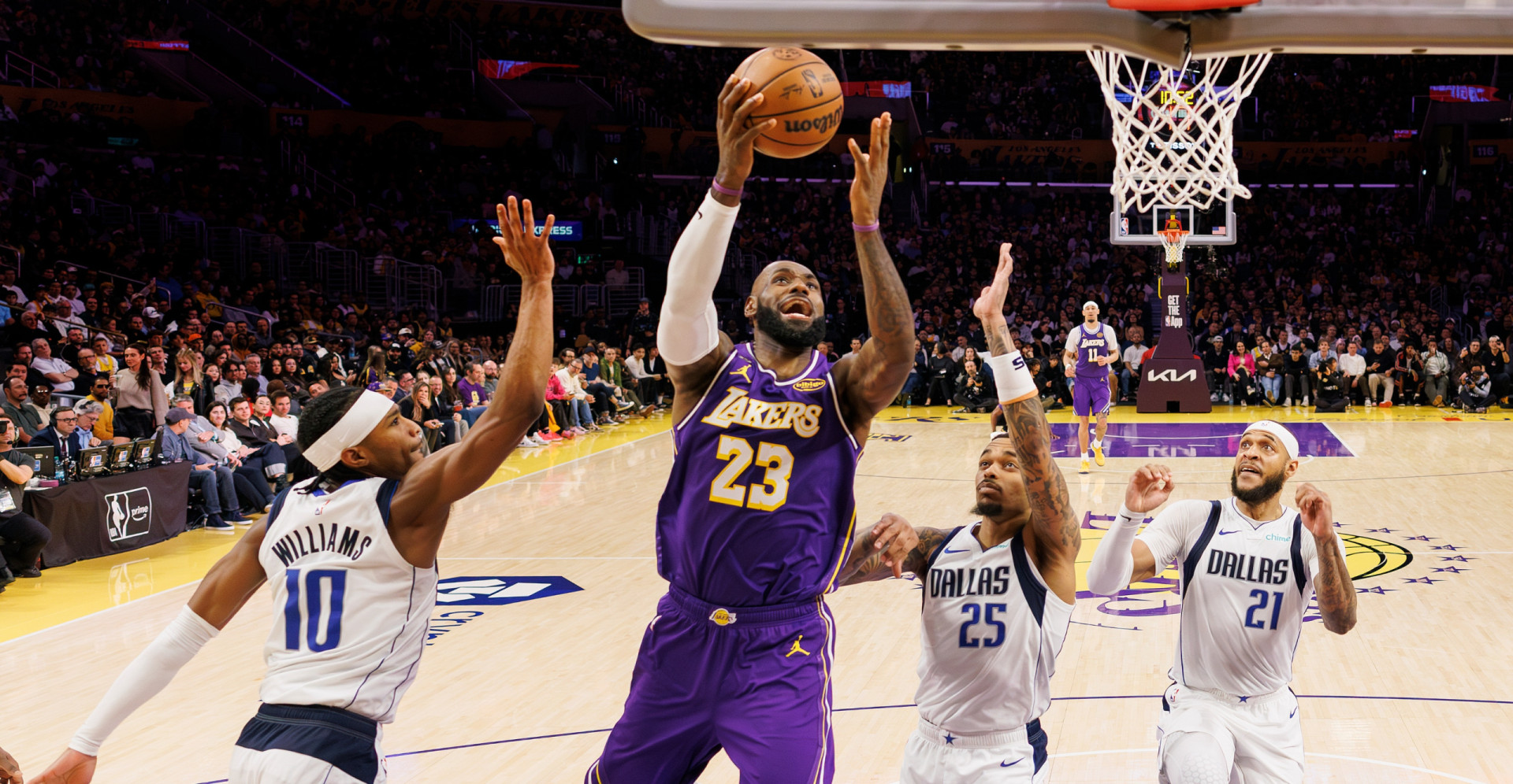 Top 30 iconic moments in NBA history