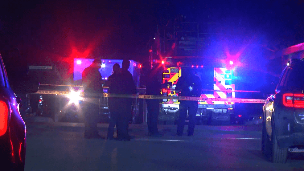 Teen hospitalized after late-night Northwest Side apartment complex ...