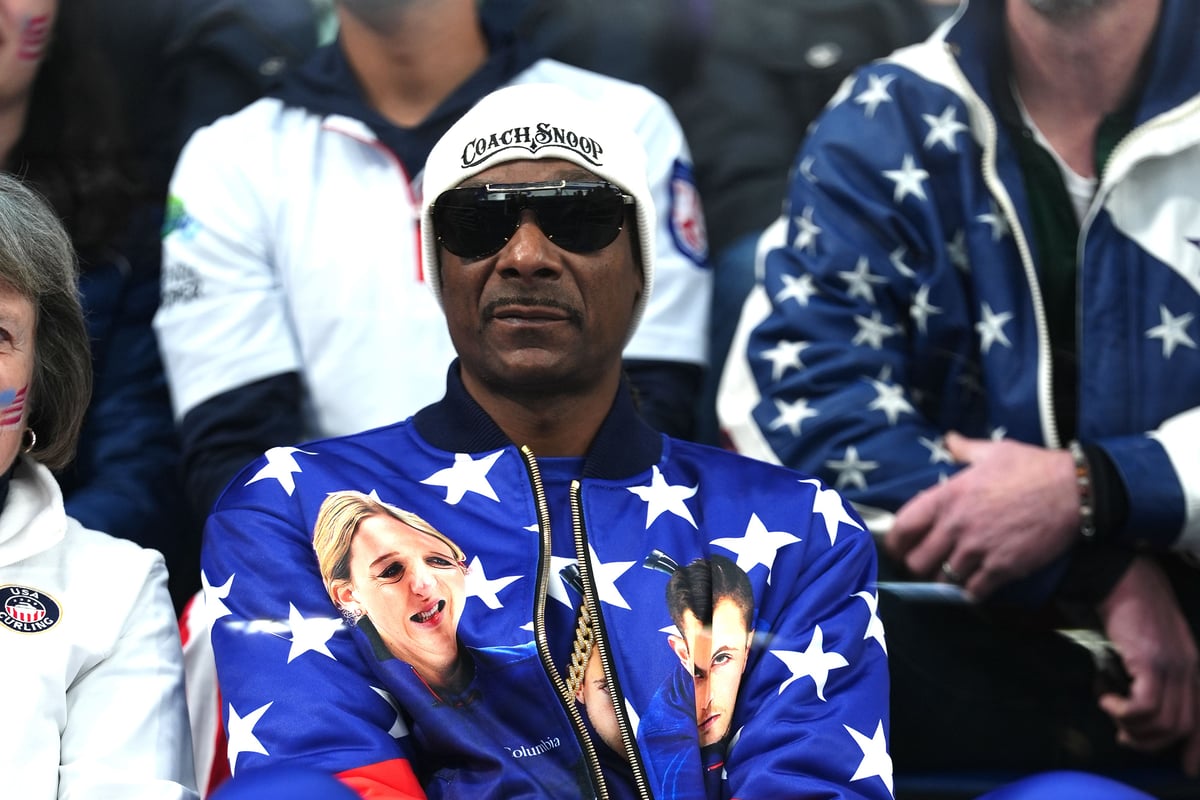Snoop Dogg requests pre-match towel twirl as rapper makes debut Swansea ...