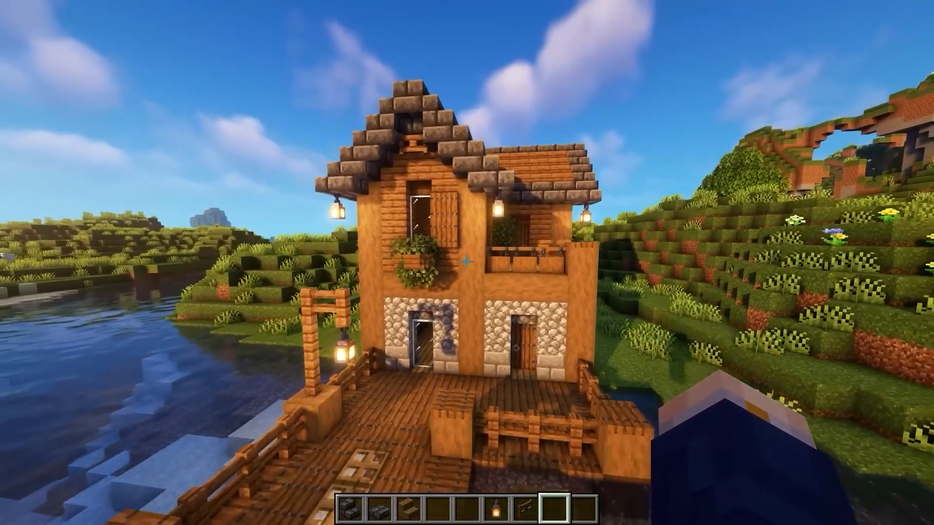 A starter house that blends with the lake view