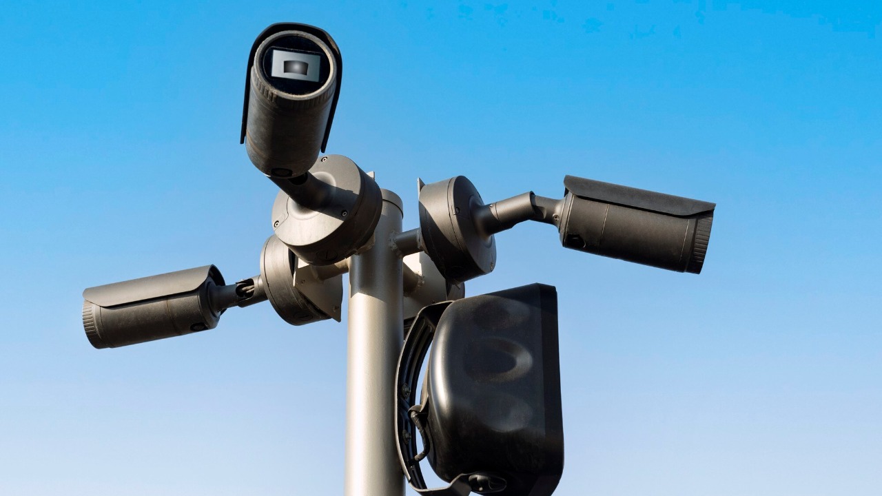 Across the US, citizens rip down Flock cameras in anti-spying revolt