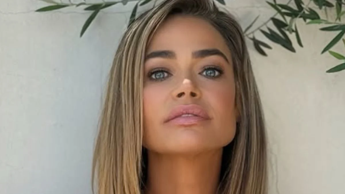 Denise Richards, 55, shares before-and-after facelift photos, opens up about being terrified before her transformation<br>