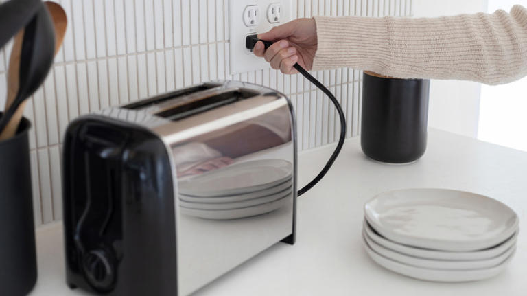 9 appliances you should always unplug after using (yes, every time)