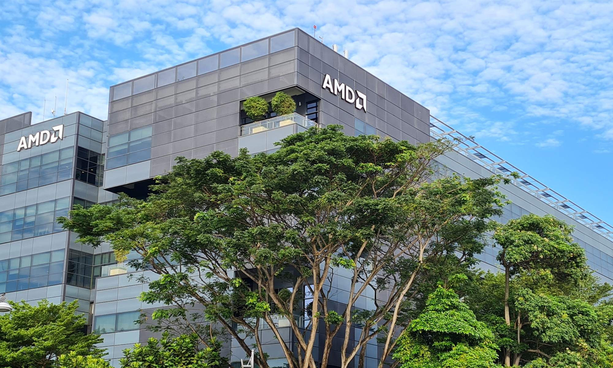 AMD's MI450 chip just landed its first mega-deal. Here's what investors ...