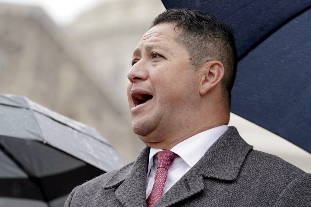 Tony Gonzales Won T Resign After Explicit Text Messages With Dead