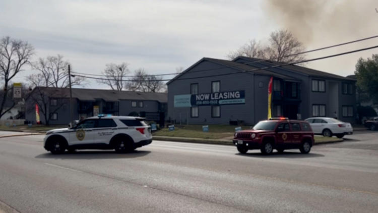 Huntsville fire crews respond to apartment complex fire; man describes ...