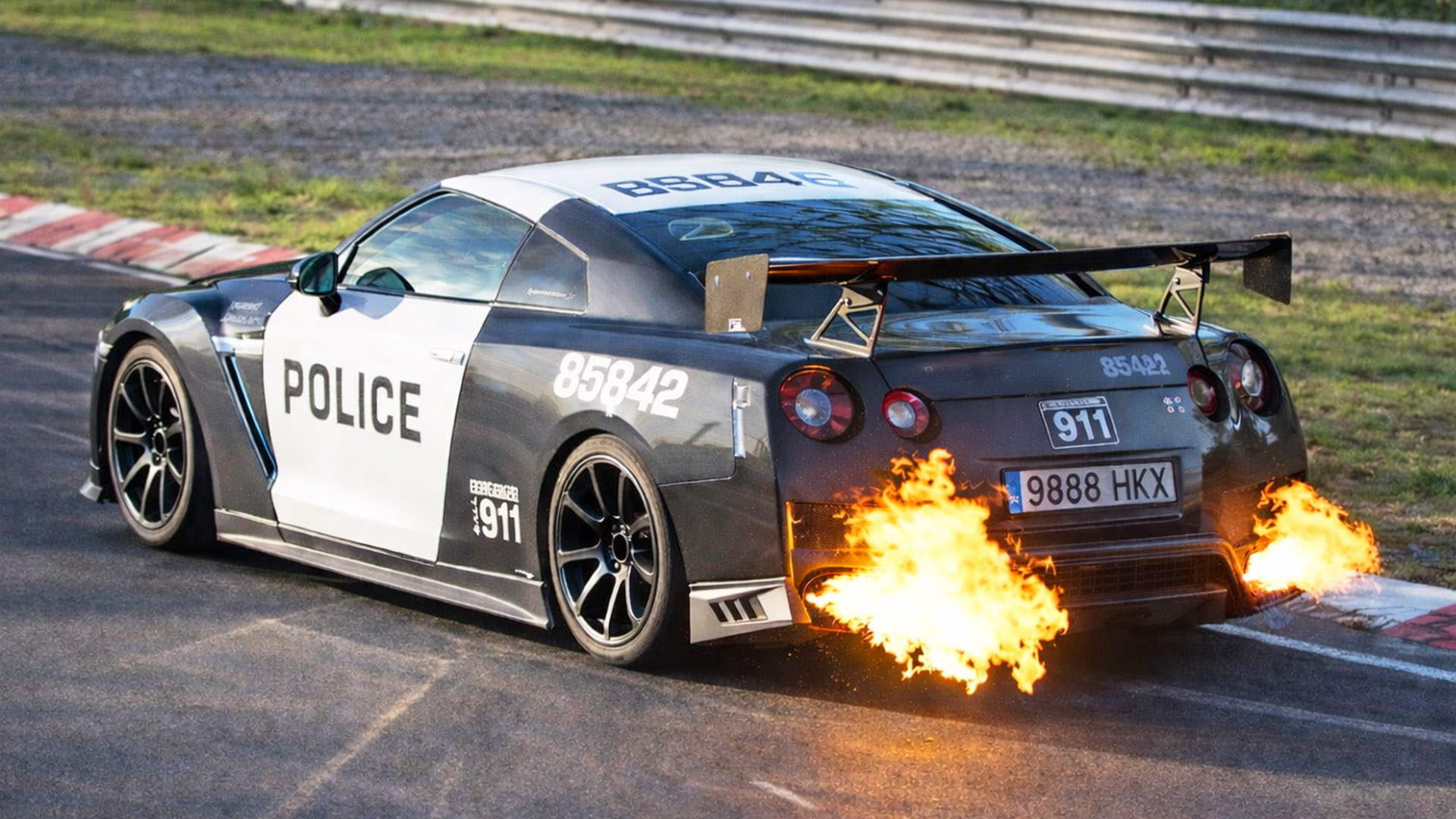 Flames erupt from police car at Nürburgring