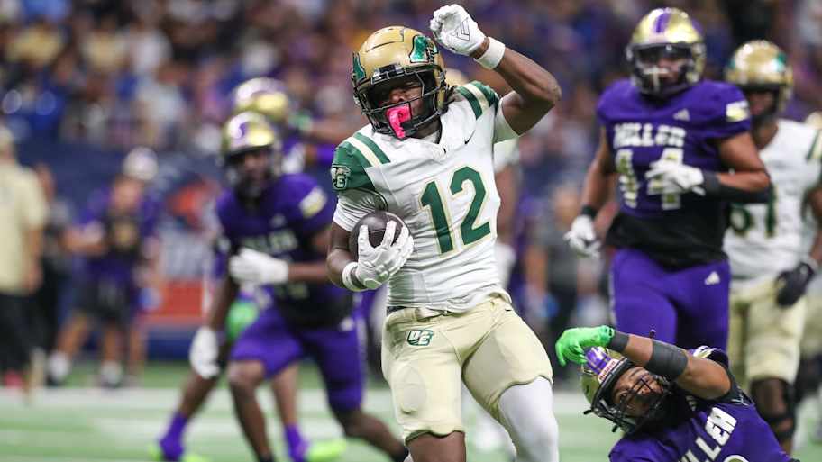 Texas Longhorns lock in official visit with 4-star RB, postseason hero