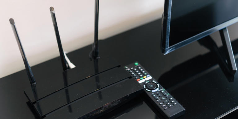 Har du ruteren stående ved siden av TV-en? Det kan ødelegge Wi-Fi ...
