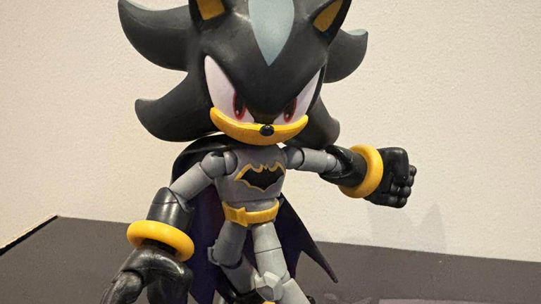'DC x Sonic' Flash and Sonic figure two-pack has the speed force