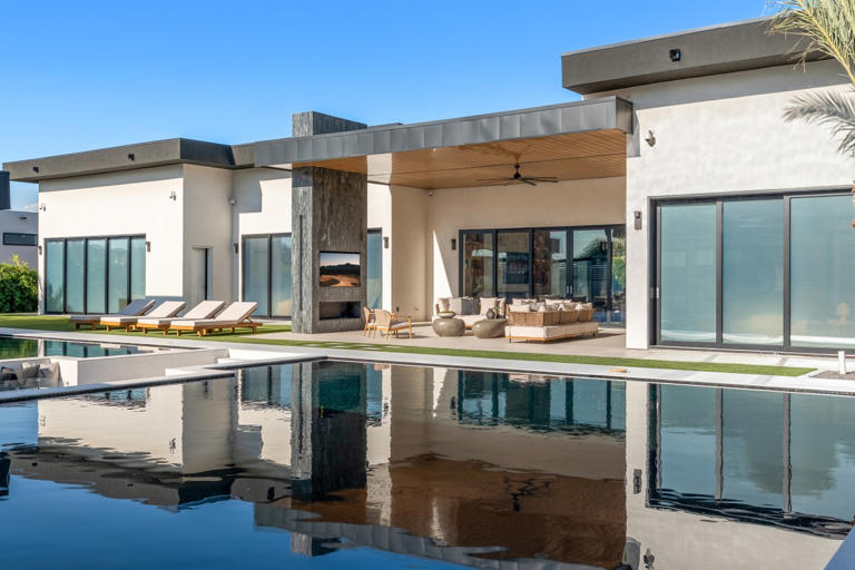 On weekends, Widerhorn has 24/7 security at the house and an armed security guard monitors the cameras. There are also daily security checks.