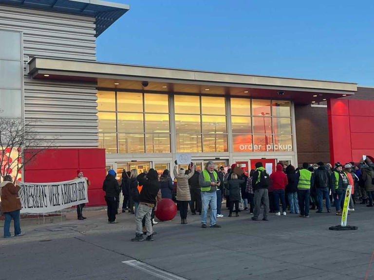 Anti-ICE protesters arrested during demonstration at Richfield Target store