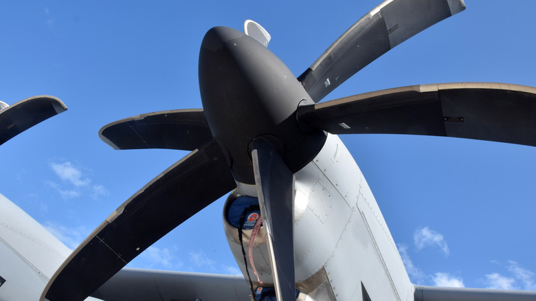 Piston vs. turboprop: What's the difference between these two airplane ...