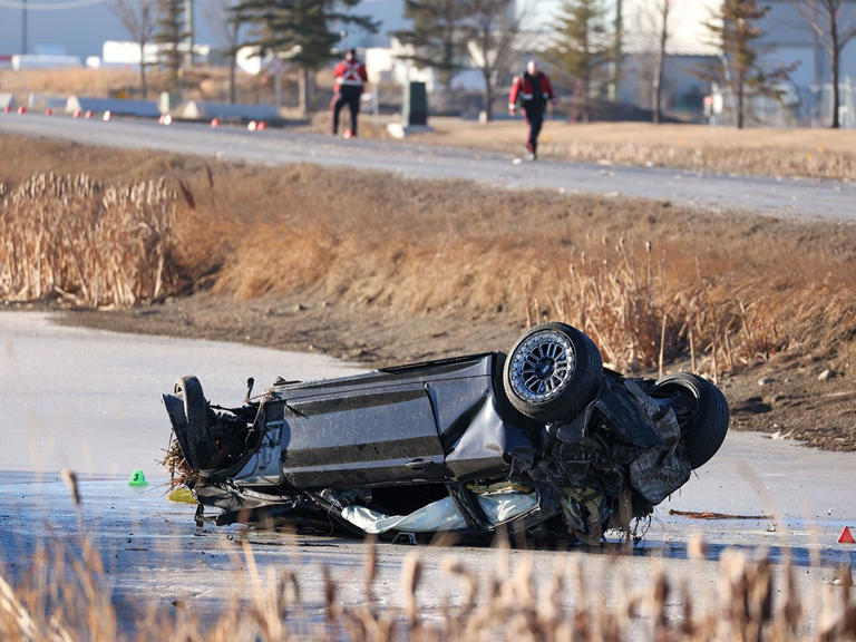 Driver in his 20s dead in early-morning collision, marking Calgary's ...