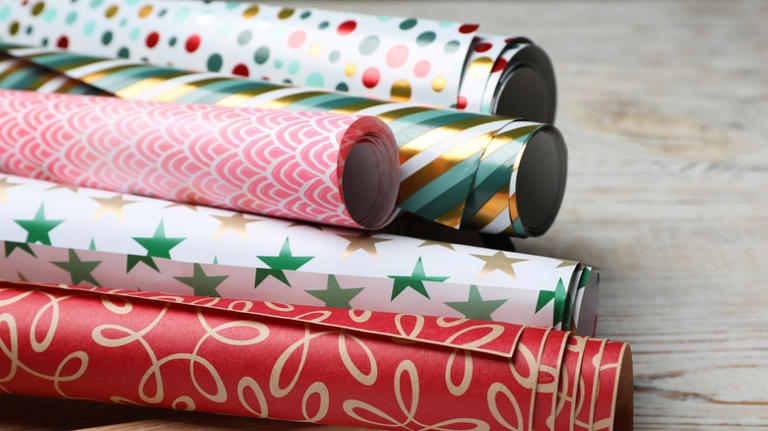 Stop wasting empty toilet paper rolls — try this clever wrapping paper ...