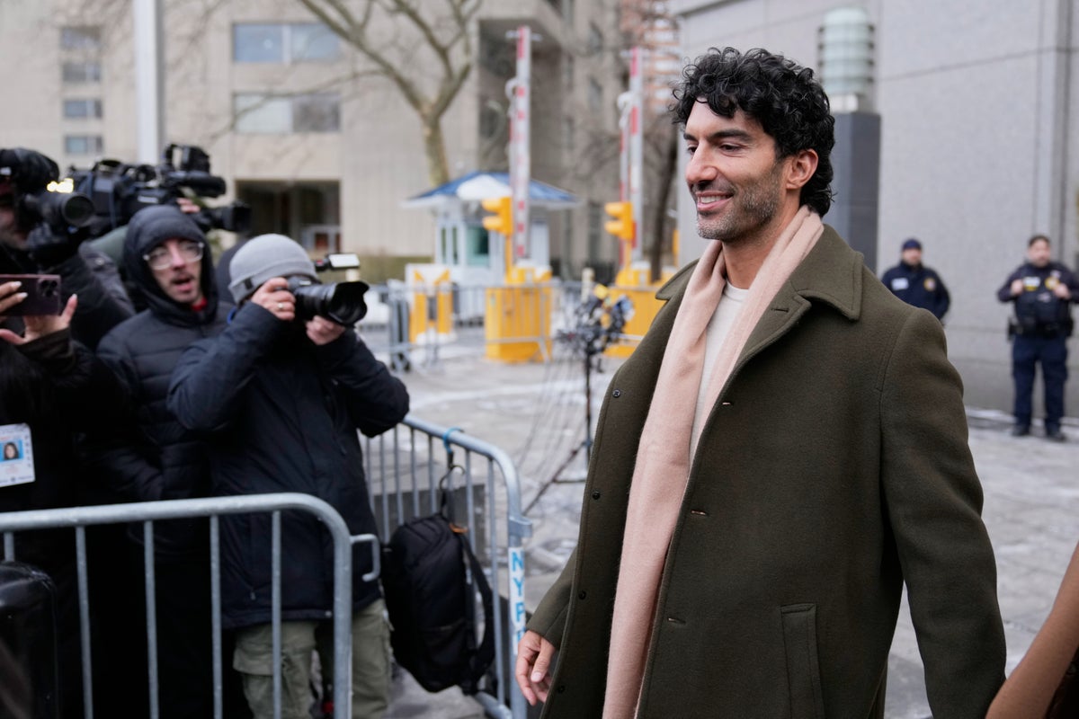 Actor Blake Lively and director Justin Baldoni go to New York in ...