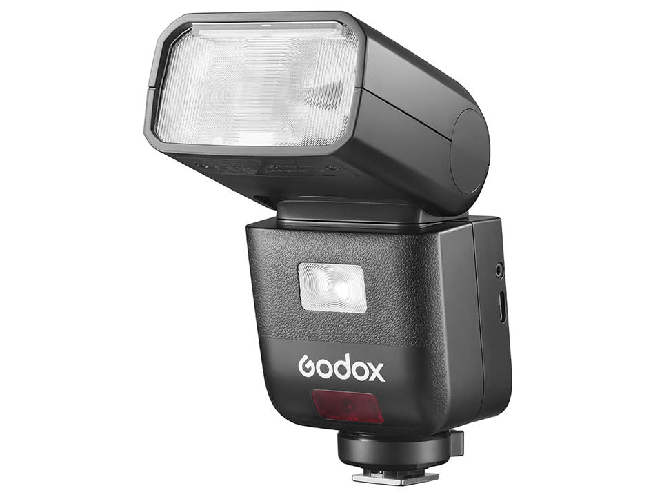 コンパクトでもGN50! TTL対応の多機能クリップオンストロボ「GODOX V480」