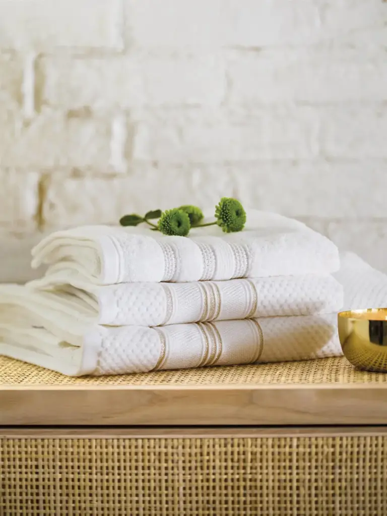 El truco de un ingeniero químico para blanquear la ropa que se ha ...