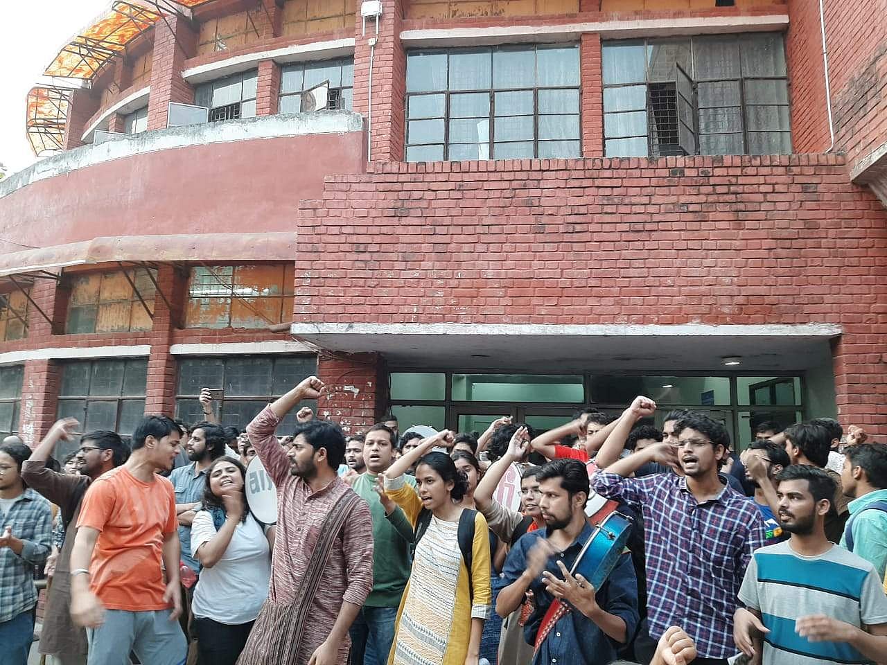 JNU students go on strike to protest against rustication of JNUSU ...
