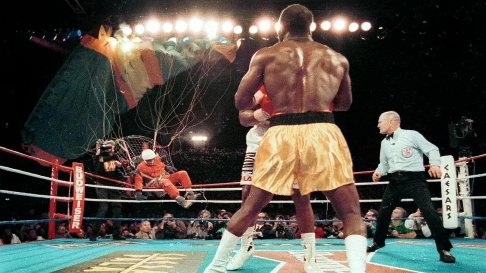 10 times major sporting events were the side show