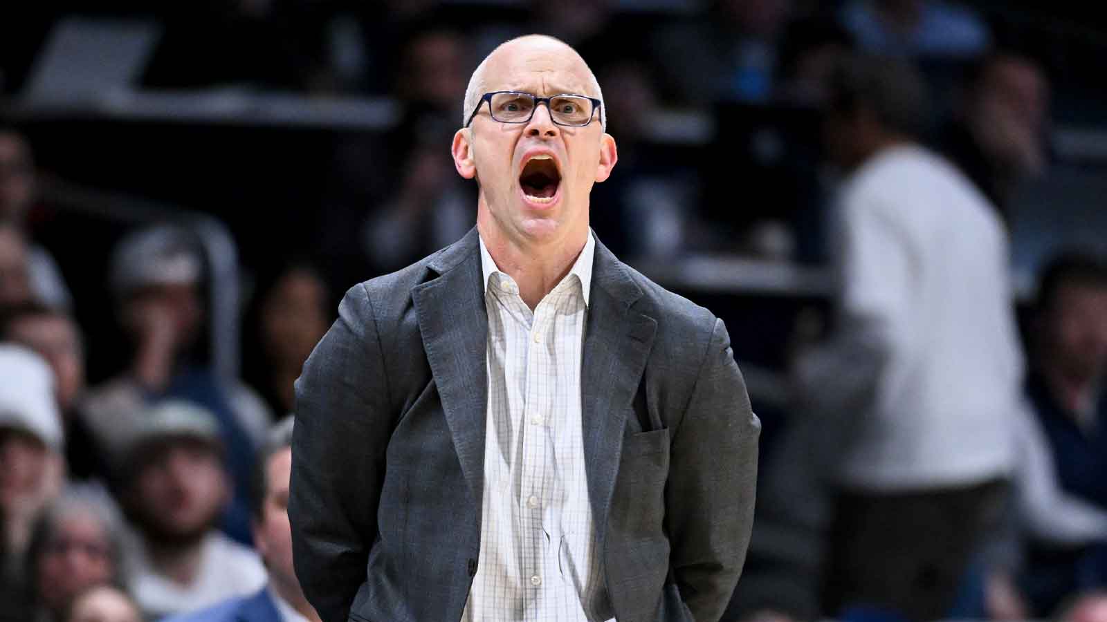 UConn head coach Dan Hurley puts 'stupid' Huskies on blast