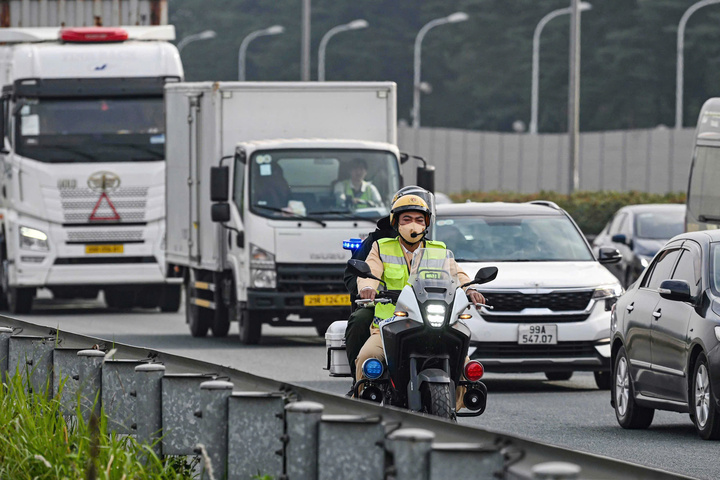 Lập 15 tổ CSGT đi mô tô xử lý ùn tắc, tai nạn trên cao tốc Pháp Vân - Nghi Sơn