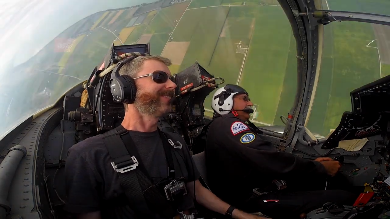 What it feels like to fly in a fighter jet for the first time