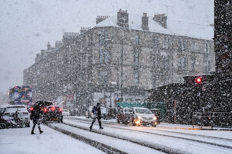 Snow forecast in Glasgow tonight as Met Office weather warning comes ...