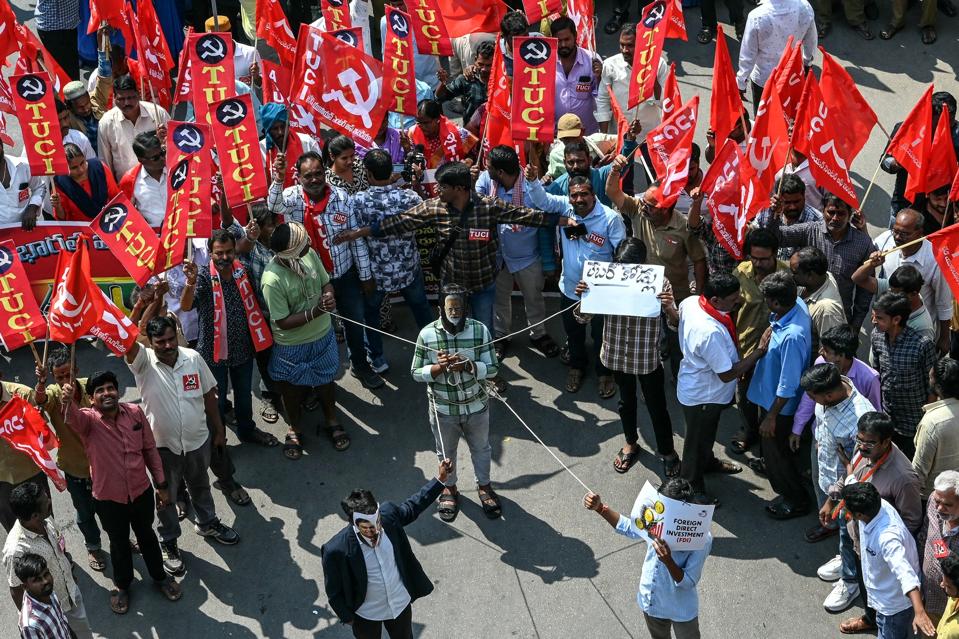 AA1WcUoD Indian Farmers Stage Nationwide Strike Against US Trade Deal