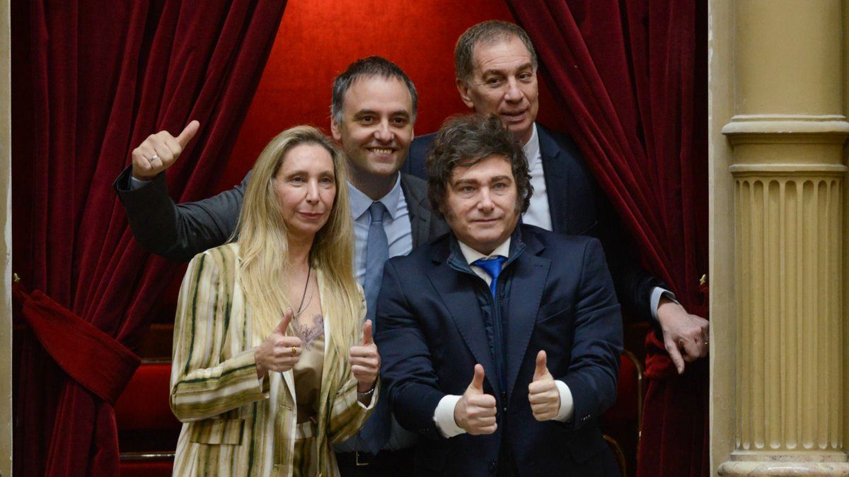 Después de su descargo y la polémica, Milei ratifica a Adorni y se ...