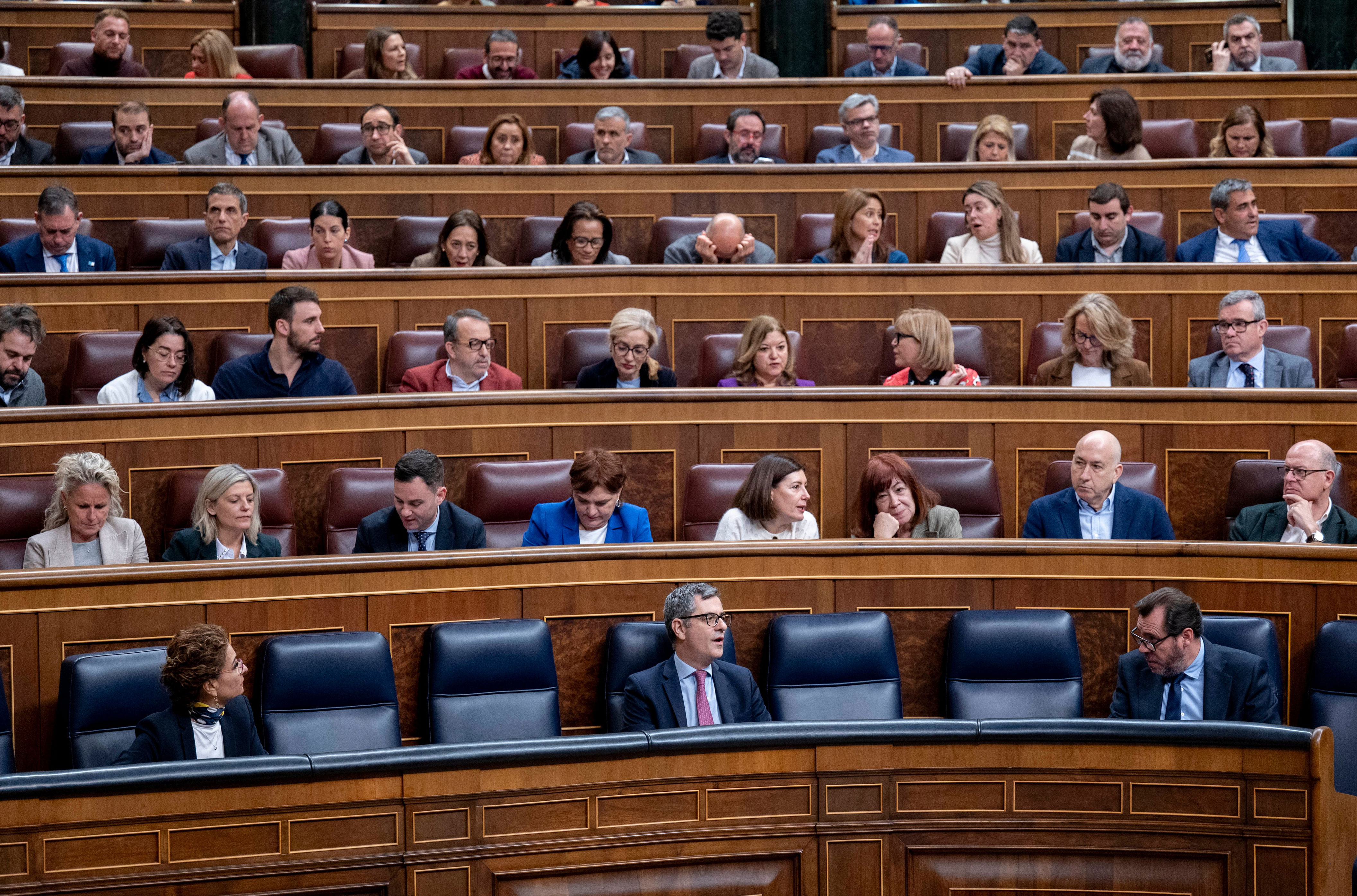 El PSOE hace un gesto a Junts y aprueba la norma que endurece el ...
