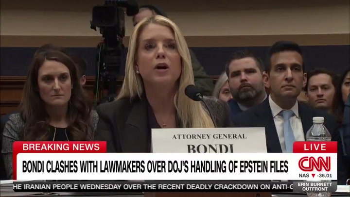 Stunned CNN host lost for words after Pam Bondi’s behavior
