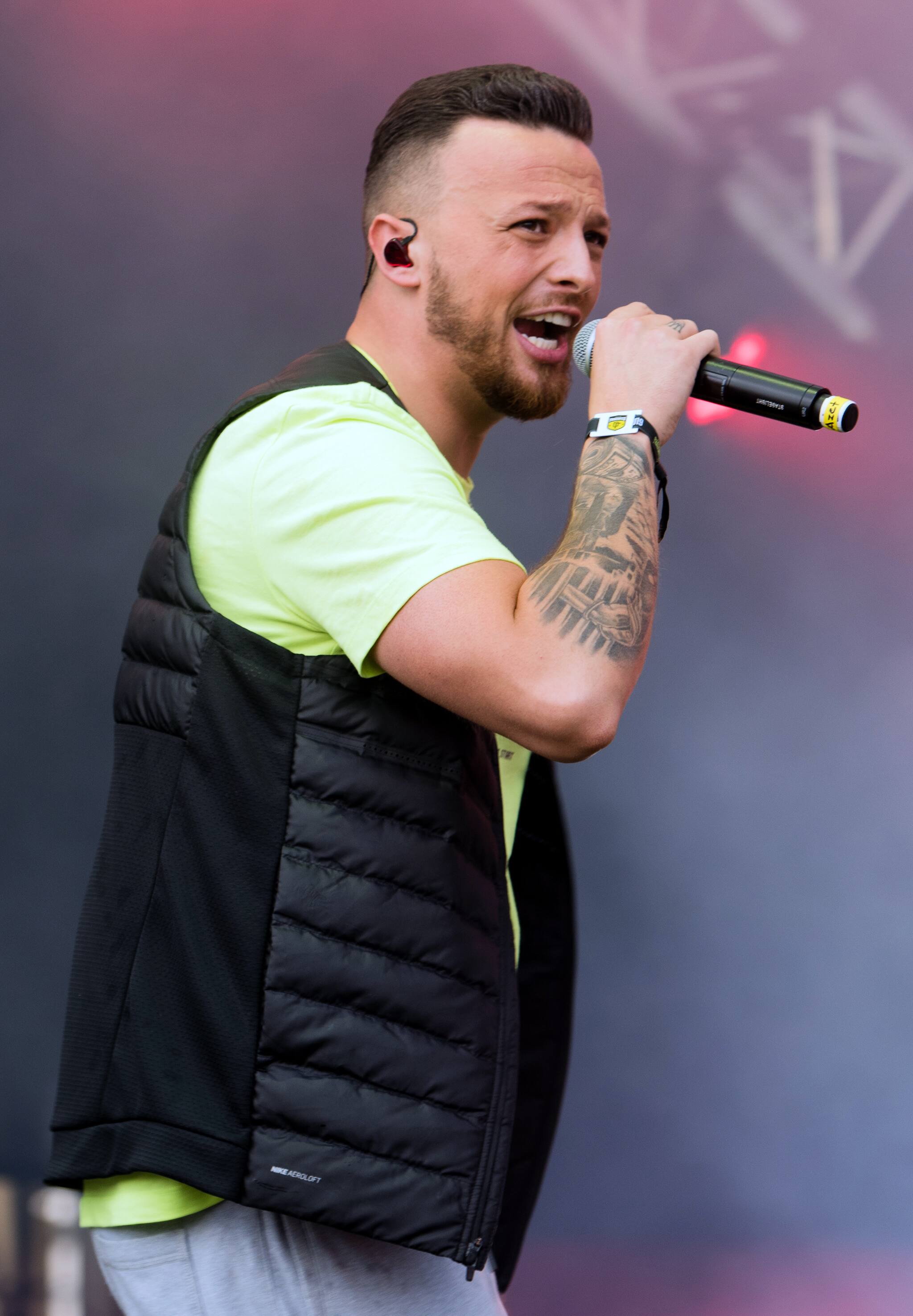 Star der deutschen Rap-Szene: Azet kommt zum Black Friday ins Celler ...