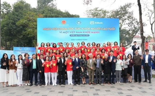 Abbott đồng hành nâng cao sức khỏe người cao tuổi Việt Nam